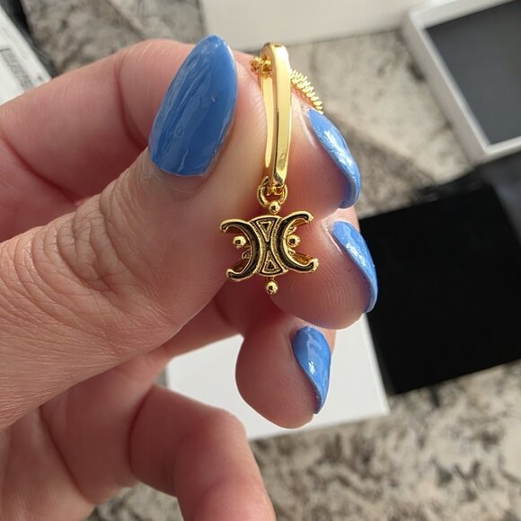 Celine Triomphe Gold Logo Necklace - Picture 1 of 8